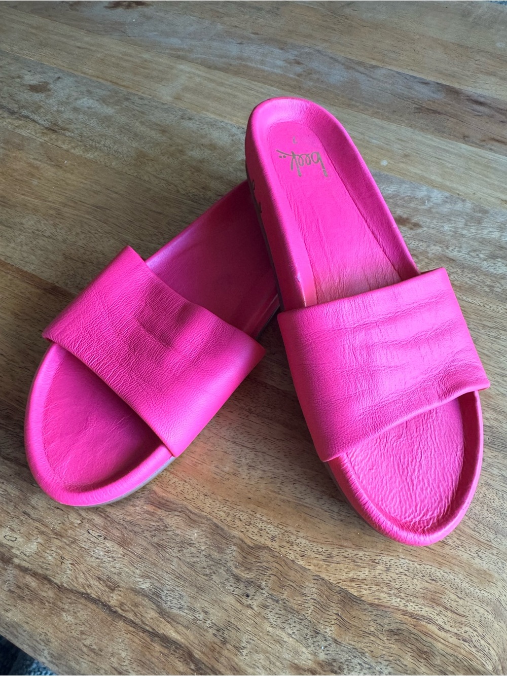 beek Gallito Women's Hot Pink Slide Sandals